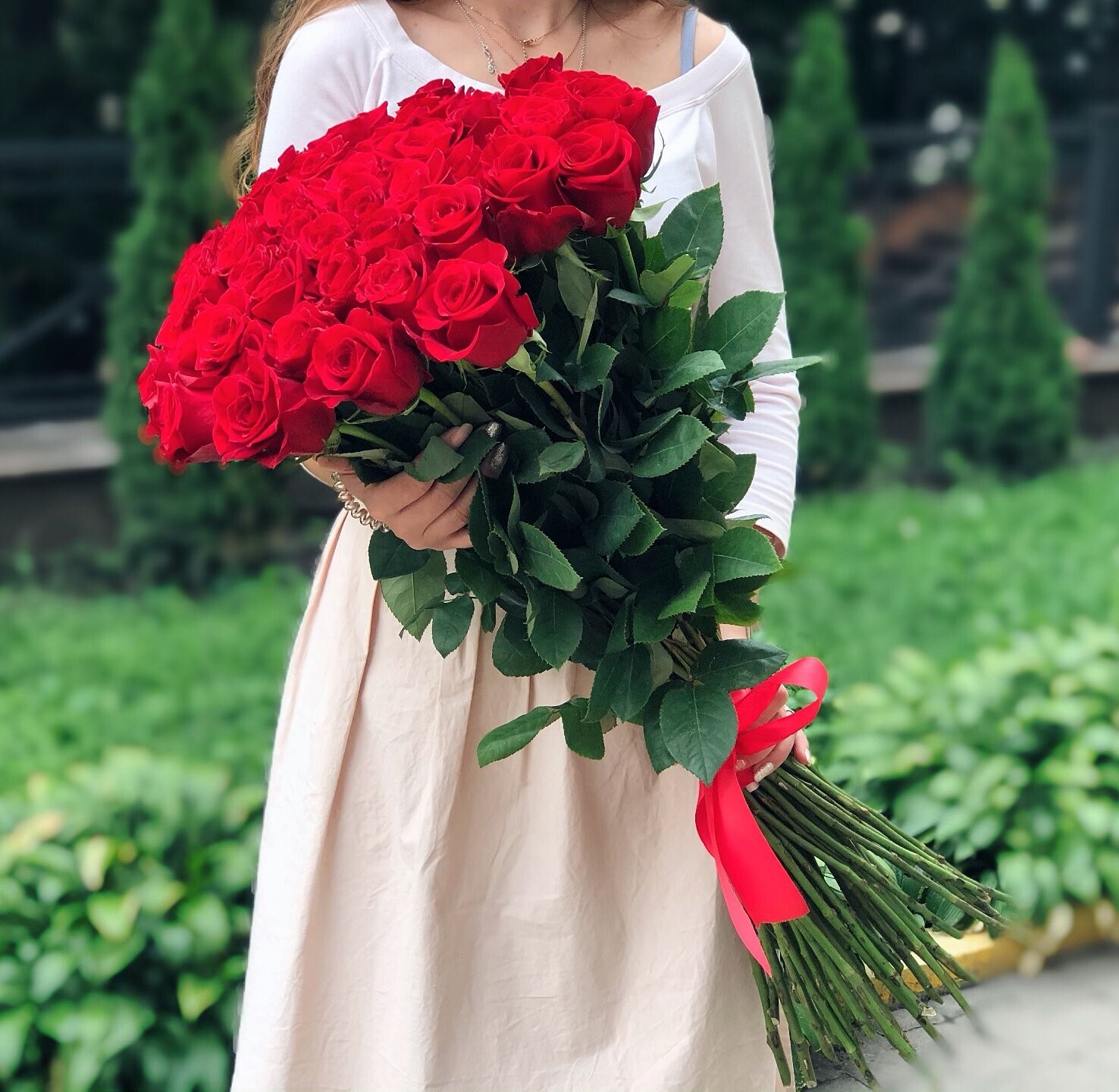 25 роз 100 см метровые розы